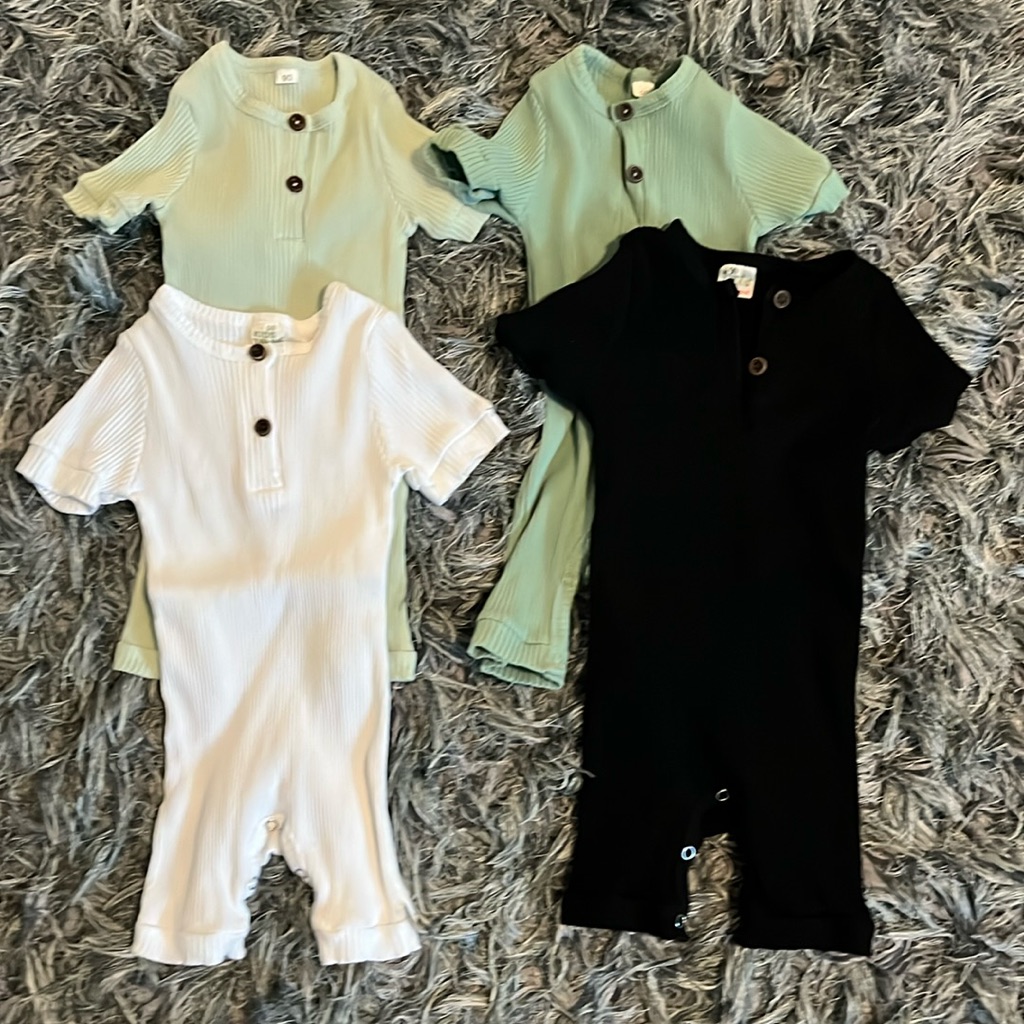 4 Brand New Onesies Size 90